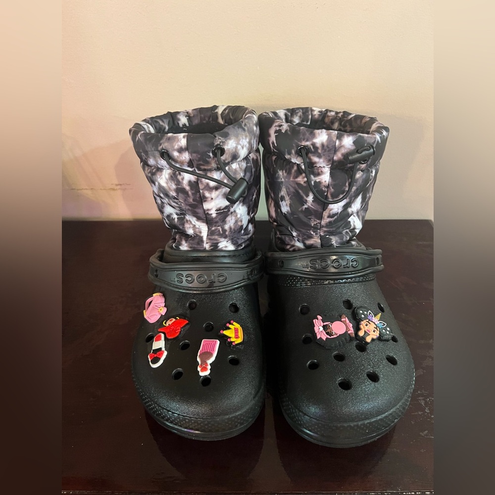 Crocs Classic Lined Women's Winter  Boots size 7